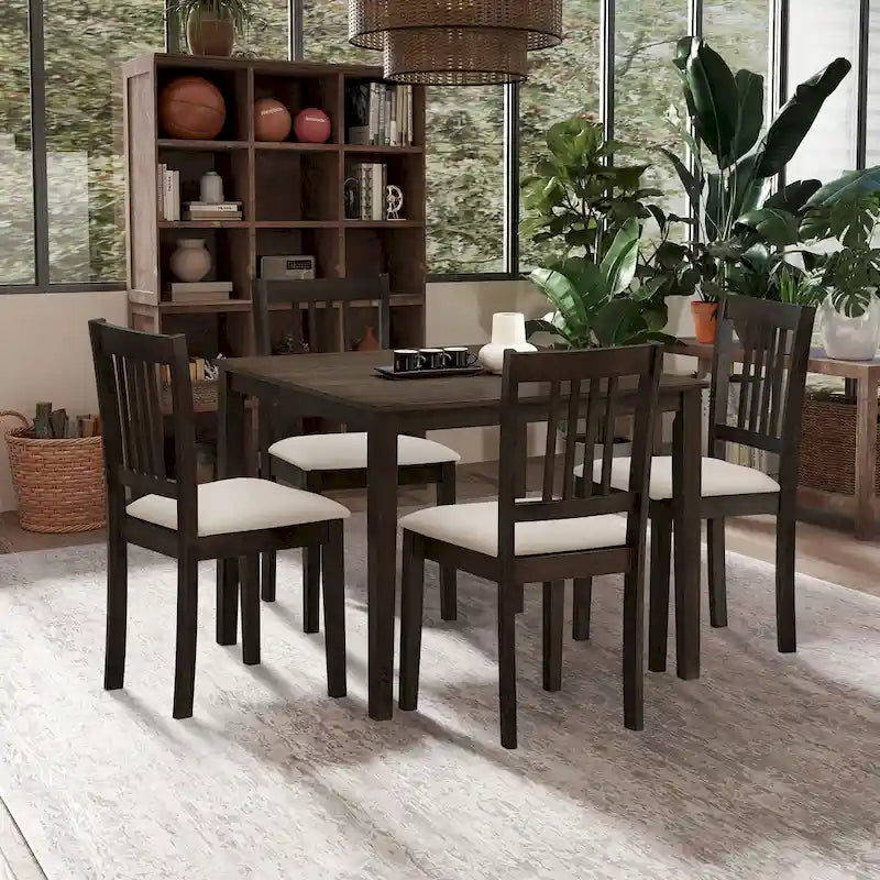 Table et chaises pour coin-repas de cuisine