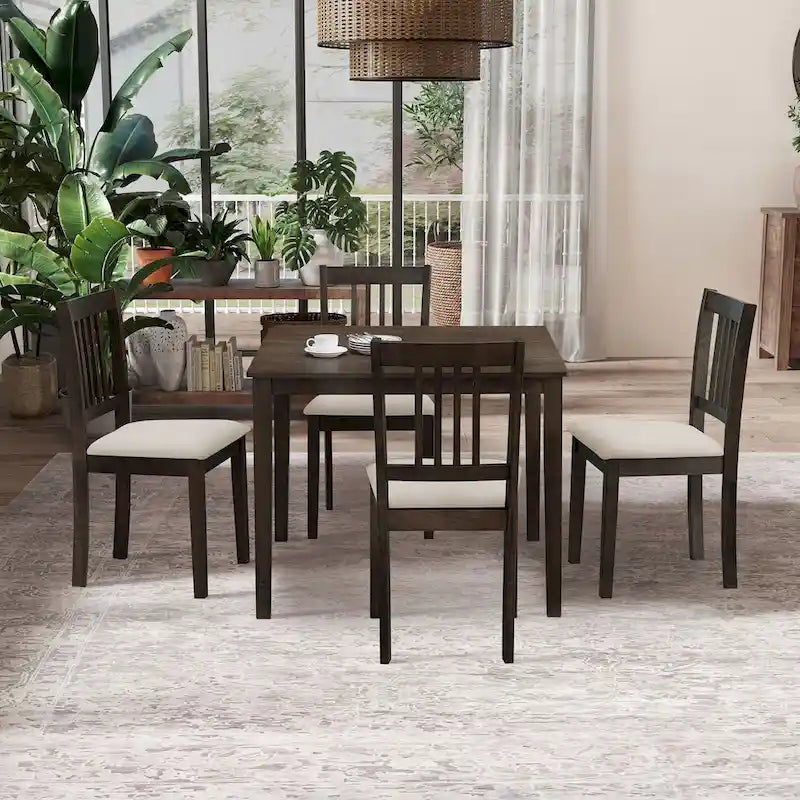 Table et chaises pour coin-repas de cuisine