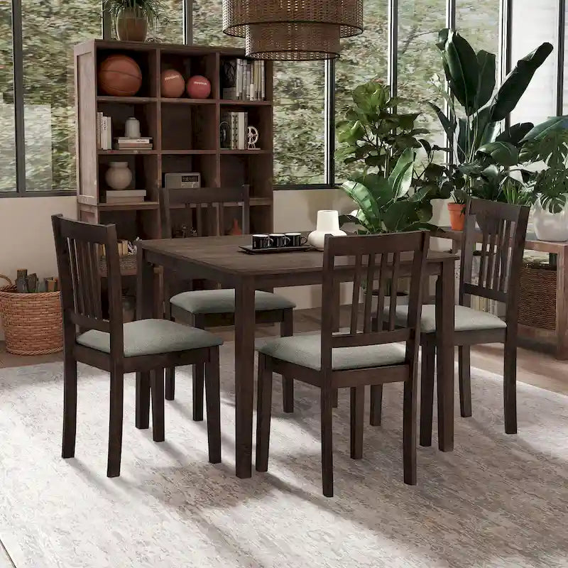 Table et chaises pour coin-repas de cuisine
