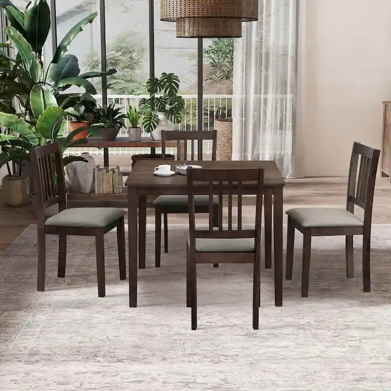 Table et chaises pour coin-repas de cuisine