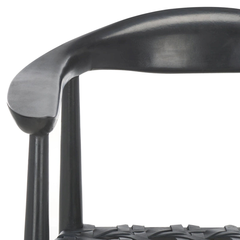 Fauteuil en cuir tressé et bois massif